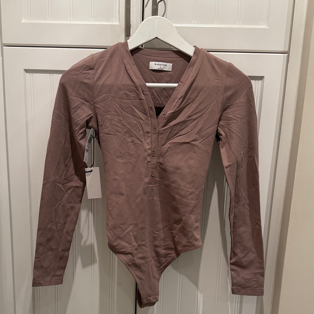 Aritzia Babaton warm taupe Long Sleeve Bodysuit. Brand new with tags on.